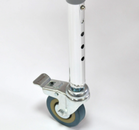 Кресло-стул с санитарным оснащением с колесами FS696