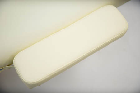 Складной массажный стол на деревянном каркасе Кремовый