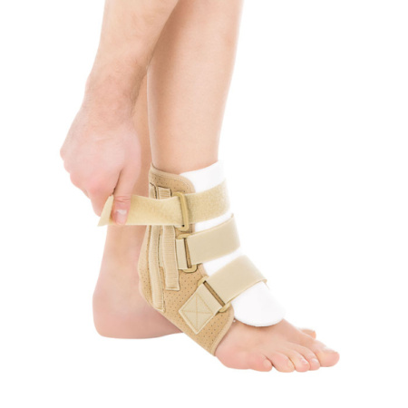 Бандаж компрессионный на голеностопный сустав Т-8609/Т.46.29 S с пластинами Тривес 15603